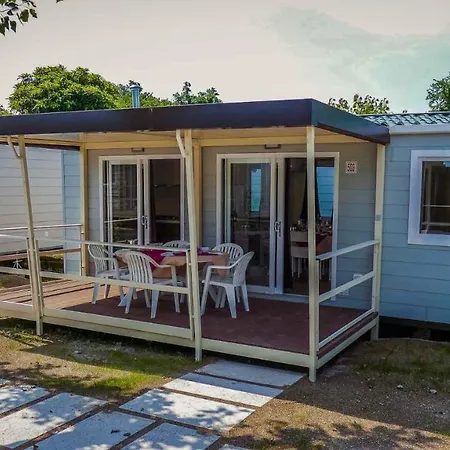 Belvedere 3* Λατζίζε