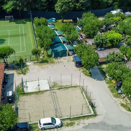 Belvedere Κάμπινγκ Λατζίζε